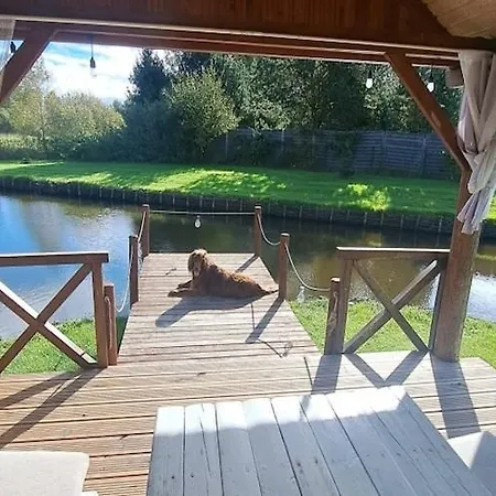 With Sauna, Jacuzzi And Private Pond Semesterbostad *