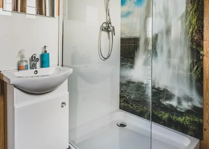 Semesterbostad With Sauna, Jacuzzi And Private Pond *