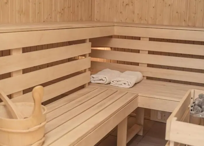 Semesterbostad With Sauna, Jacuzzi And Private Pond *